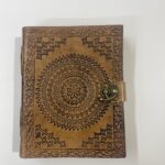 Libro de Piel color marron con relieve circular