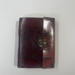 Libro de piel color marron con cámara fotos sweet memories