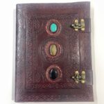 Libro De Piel Color Marron Con Relieve Y 3 Gemas