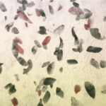 Papel Artesanal con hojas de mono  th917